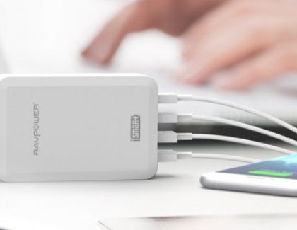 RavPower: caricatore con 4 porte USB e tecnologia iSmart 36W/7 a 14,39€