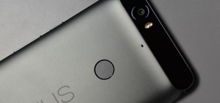 Nexus 6P: test di resistenza contro lame, accendini e bend test
