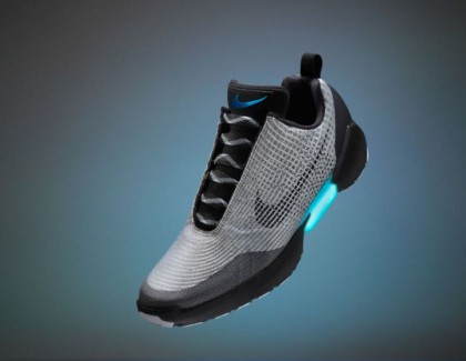 Nike ha presentato le prime scarpe autoallaccianti