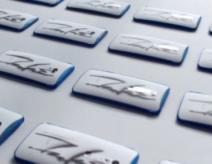 Motorola lancia Moto X Pure in versione limitata disegnata da McGurr