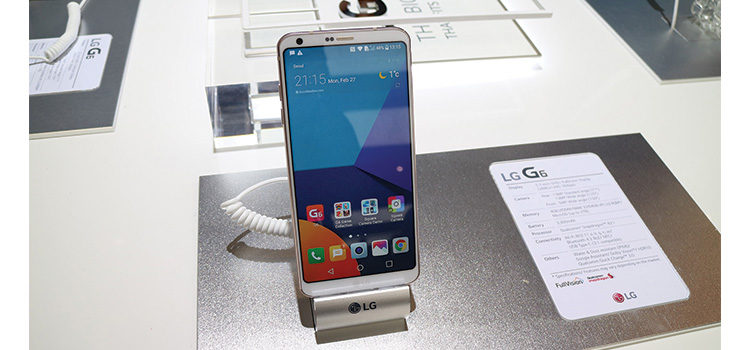 LG G6, immerso nell’acqua e dentro la lavatrice | video