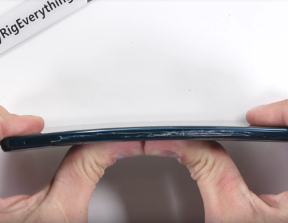 Huawei Mate 10 Pro nel test di resistenza di JerryRigEverything