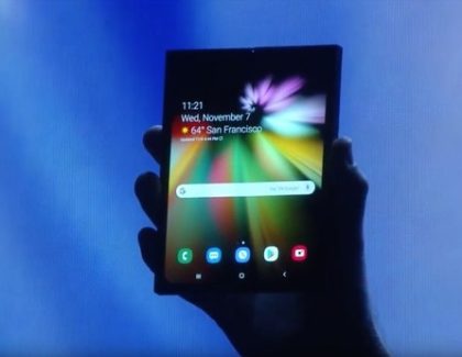 Samsung mostra l’Infinity Flex Display, primo device con display pieghevole