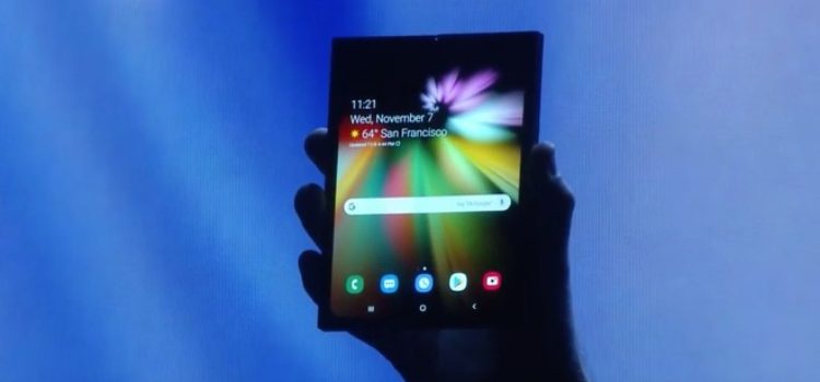 Samsung mostra l’Infinity Flex Display, primo device con display pieghevole