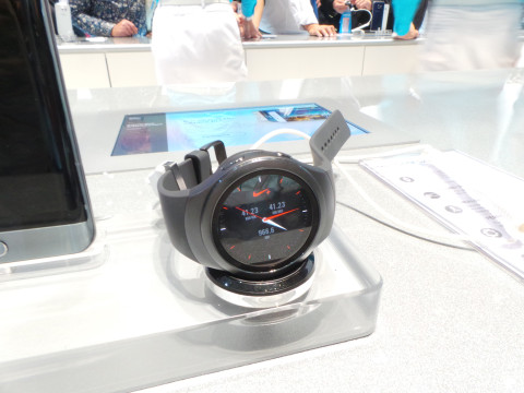 Samsung Gear S2: la video anteprima da IFA 2015