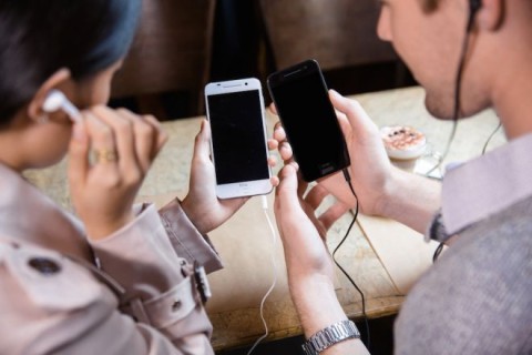 HTC One A9 è ufficiale: Android 6.0  e scocca Metalmorphics