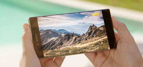 Xperia Z5 Premium e l’iPhone 6s Plus: display a confronto