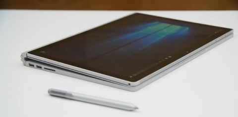 Il Surface Book utilizzato da un artista di fumetti | video