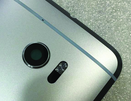 HTC 10: nuove immagini della scocca posteriore