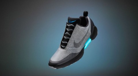 Nike ha presentato le prime scarpe autoallaccianti