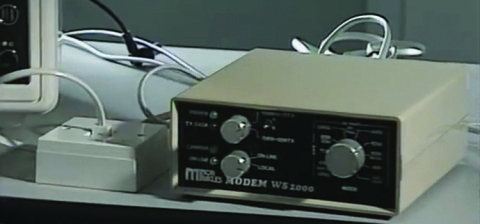 Mandare una mail nel 1984, ecco un video che spiega come si faceva