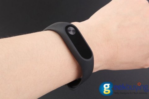 Xiaomi Mi Band 2: prime foto unboxing teardown