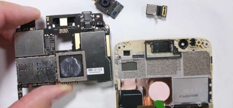 L’Axon 7 completamente smontato nel video teardown