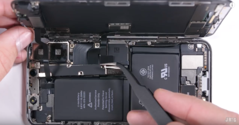 iPhone X torturato nel test di JerryRigEverything | teardown