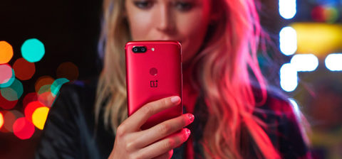 OnePlus 5T, lanciata la nuova colorazione Lava Red in Cina