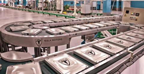 Carenza di batterie a livello mondiale. Tesla ne consuma troppe!