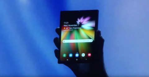 Samsung mostra l’Infinity Flex Display, primo device con display pieghevole