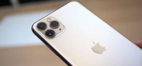 Primo confronto fotografico notturno tra iPhone 11 Pro Max e iPhone X
